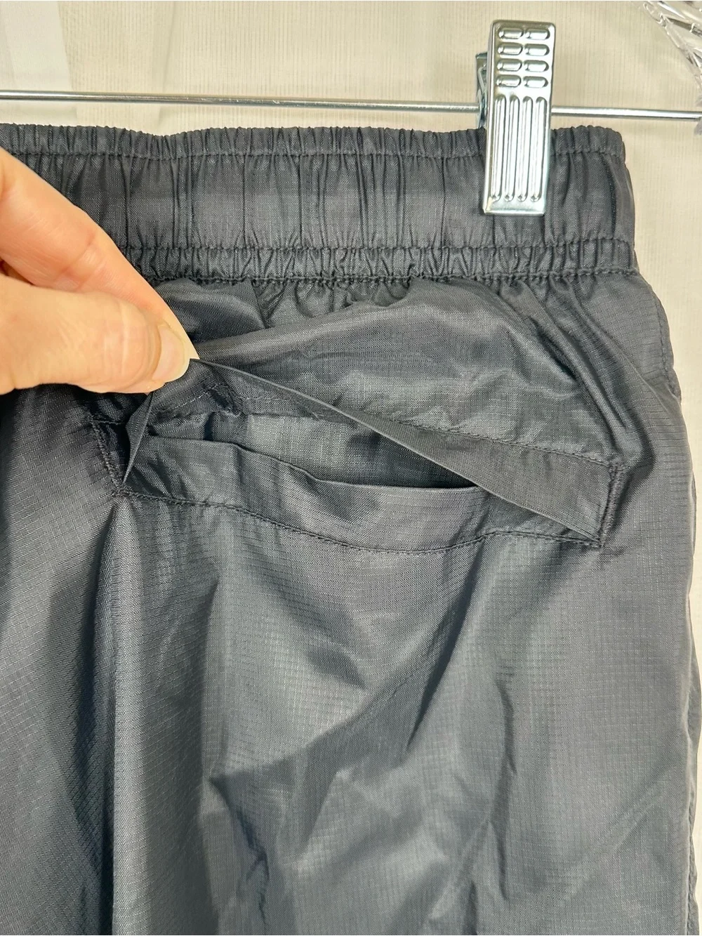 Nike Mens Sportswear Woven Track Pants Black Mesh Lined Activewear 928002-011 XS